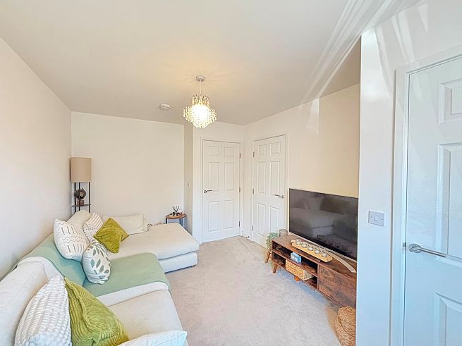 6 Flanshaw Field Drive, Wakefield